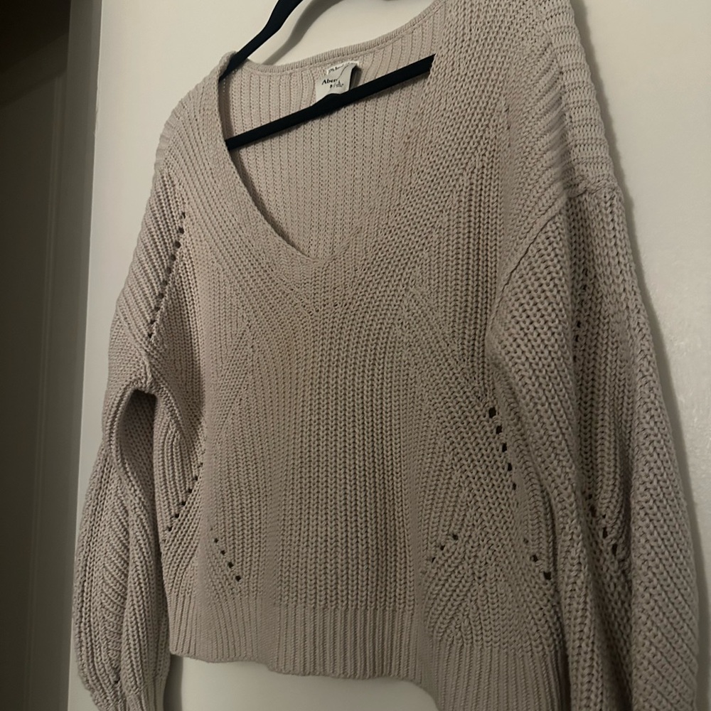 Abercrombie & Fitch Beige V-Neck Sweater - Picture 4 of 4